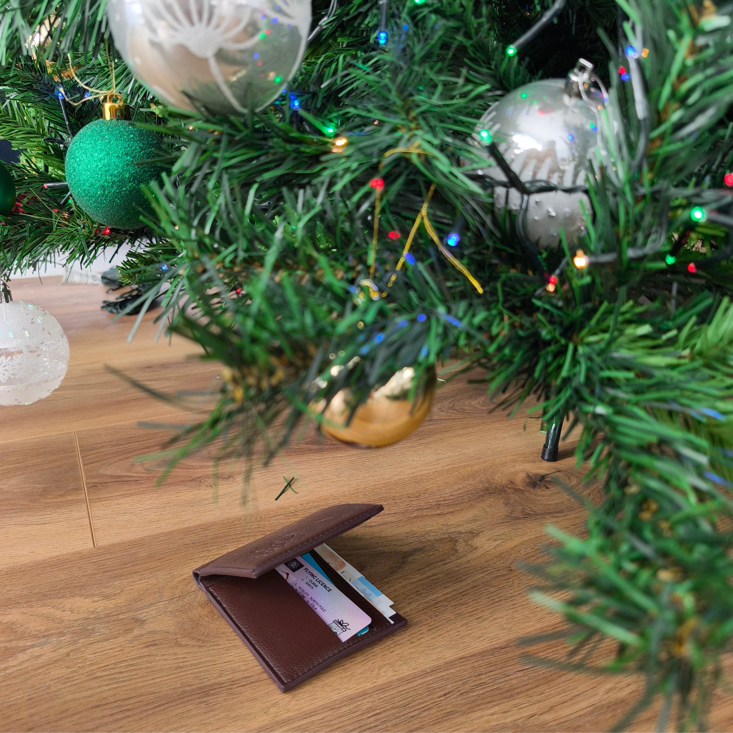 Santa's Lost Ginger Wallet (NO NORTH POLE LOGO, NO BONUS GIFT